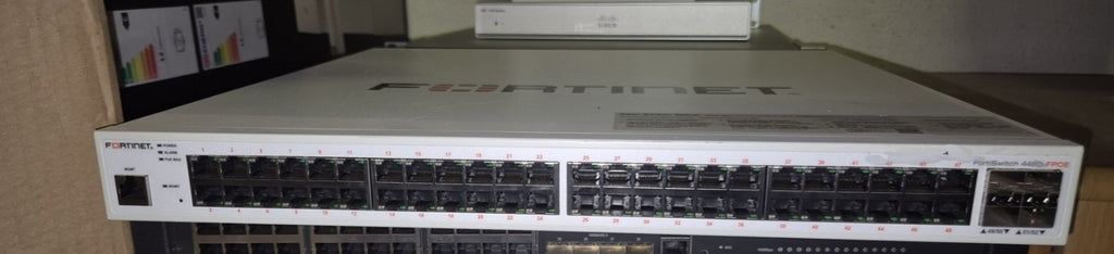 Fortinet FortiSwitch 448D-FPOE 48x 1GbE PoE 4x SFP+ 10GbE CHASSIS ohne Netzteil