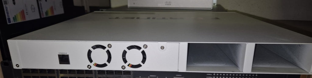 Fortinet FortiSwitch 448D-FPOE 48x 1GbE PoE 4x SFP+ 10GbE CHASSIS ohne Netzteil