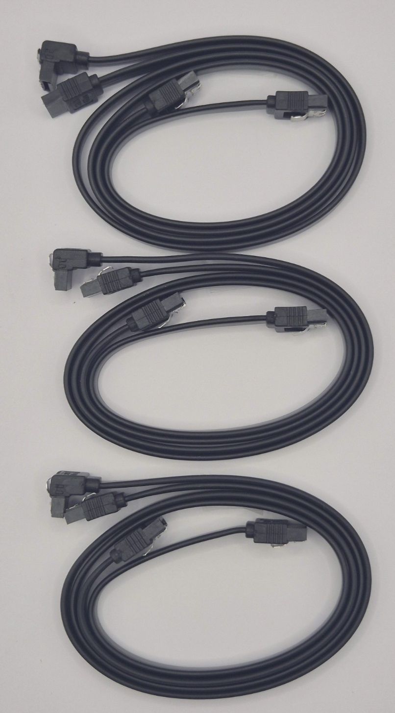 6er-Set Gigabyte SATA-Kabel 6 Gb/s, gewinkelt/gerade, 45 cm, schwarz, HDD/SSD